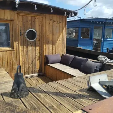 Nuit Insolite en Bateau à Angers  en région Pays-de-la-Loire Nuit Insolite en Bateau à Angers  en région Pays-de-la-Loire