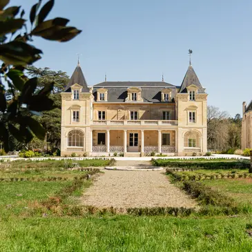 Week-End Œnologique au Château Léognan près de Bordeaux Week-End Œnologique au Château Léognan près de Bordeaux