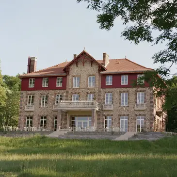 Réserver Weekend et Hébergement Insolite en Centre Réserver Weekend et Hébergement Insolite en Centre