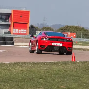 Stage de Pilotage pour Enfant en région PACA et Corse Stage de Pilotage pour Enfant en région PACA et Corse