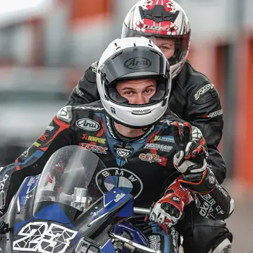 Baptême Moto sur Circuit proche Circuit de Mirecourt Baptême Moto sur Circuit proche Circuit de Mirecourt