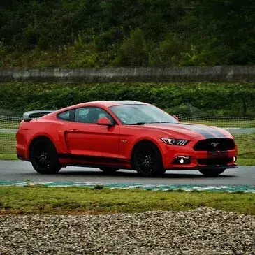 Stage en Ford Mustang V8 - Circuit de l&#39;Auxois Sud