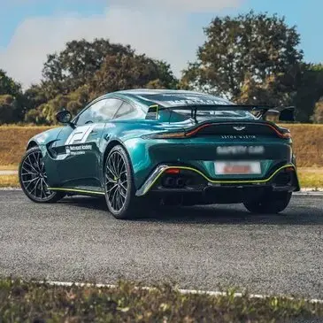 Stage de Pilotage Aston Martin en région Poitou-Charentes