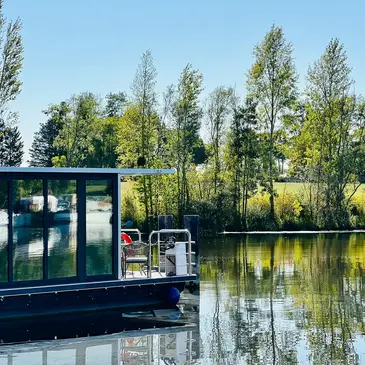 Nuit Insolite en House Boat à Verneuil-sur-Seine Nuit Insolite en House Boat à Verneuil-sur-Seine