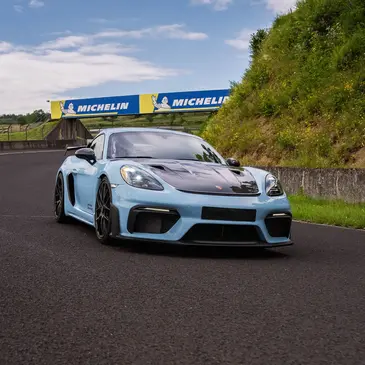 Stage pilotage en Porsche 718 Cayman GT4 RS - Circuit de Charade Stage pilotage en Porsche 718 Cayman GT4 RS - Circuit de Charade