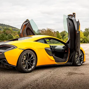 Circuit de Dijon-Prenois, Côte d'or (21) - Baptême en Voiture de Sport Circuit de Dijon-Prenois, Côte d'or (21) - Baptême en Voiture de Sport