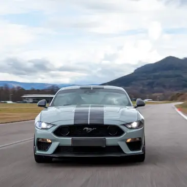 Baptême en Ford Mustang V8 - Circuit de Mettet Baptême en Ford Mustang V8 - Circuit de Mettet