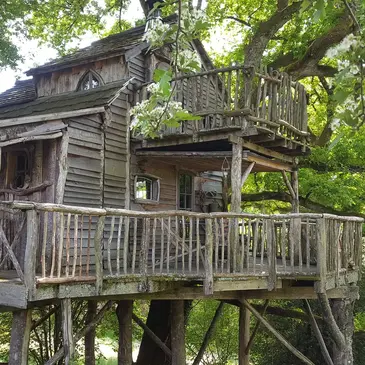 Cabane dans les Arbres à Sexcles en région Limousin