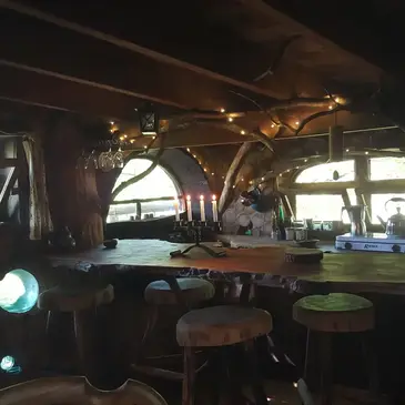 Nuit en Cabane de Hobbit à Sexcles en région Limousin