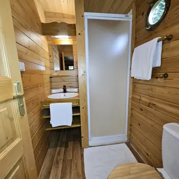 Nuit en Roulotte avec Bain Nordique à Padirac en région Midi-Pyrénées Nuit en Roulotte avec Bain Nordique à Padirac en région Midi-Pyrénées