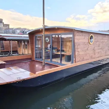 Nuit Insolite en House Boat à Angers Nuit Insolite en House Boat à Angers