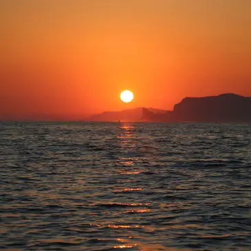 Balade en Bateau à la découverte des Calanques du Var à Saint-Cyr en région PACA et Corse
