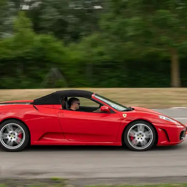 Stage de Pilotage Enfant en Ferrari F430 Spider près de Besançon en région Franche-Comté