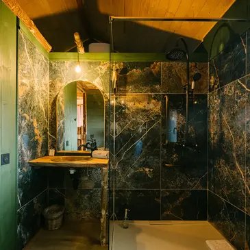 Nuit en Cabane avec Bain Nordique à Bernadets-Dessus en région Midi-Pyrénées