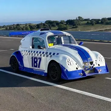 Baptême de Vitesse en FunCup - Circuit de Lédenon en région Languedoc-Roussillon