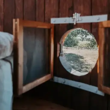 Nuit Insolite en Tonneau avec Spa à Cocumont en région Aquitaine