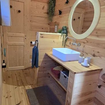 Cabane sur Pilotis à Ansignan en région Languedoc-Roussillon