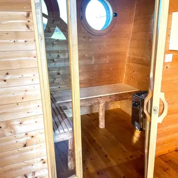 Cabane sur Pilotis avec Spa près de Dinan en région Bretagne