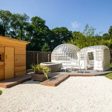 Nuit en Bulle avec Spa près de Dinan Nuit en Bulle avec Spa près de Dinan