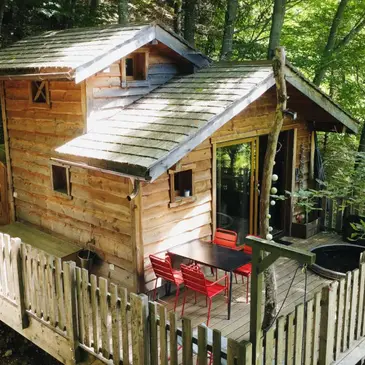 Cabane dans les Arbres avec Bain Nordique et Sauna à La Thuile en région Rhône-Alpes Cabane dans les Arbres avec Bain Nordique et Sauna à La Thuile en région Rhône-Alpes