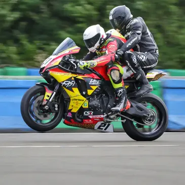 Baptême Sensations en Moto Suzuki - Circuit du Val de Vienne Baptême Sensations en Moto Suzuki - Circuit du Val de Vienne