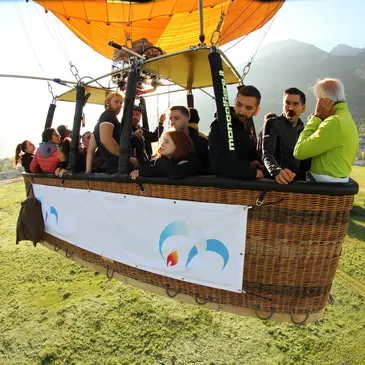 Baptême de l'air montgolfière, département Haute savoie Baptême de l'air montgolfière, département Haute savoie
