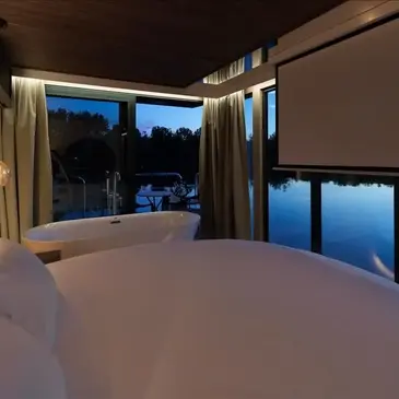 Nuit Insolite en House Boat près de Disney en région Ile-de-France