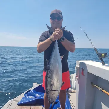 Pêche au gros proche Fos-sur-Mer, à 40 minutes de Marseille Pêche au gros proche Fos-sur-Mer, à 40 minutes de Marseille