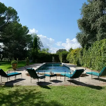 Weekend et Hébergement Insolite en région PACA et Corse