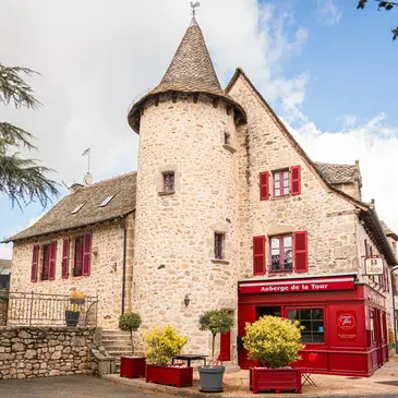 Week-end Gastronomique et Golf à l'Auberge de la Tour à Marcolès en région Auvergne
