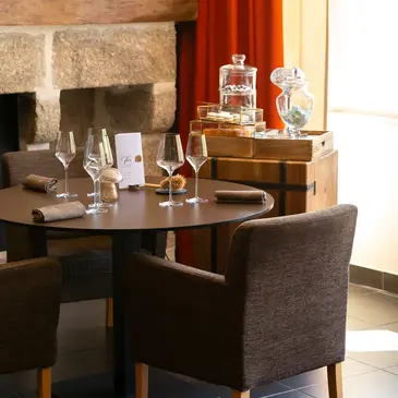 Week-end Gastronomique et Golf à l'Auberge de la Tour à Marcolès en région Auvergne Week-end Gastronomique et Golf à l'Auberge de la Tour à Marcolès en région Auvergne