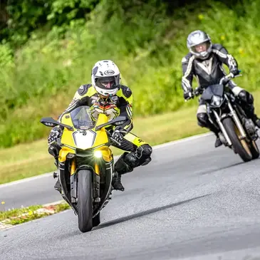 Stage de pilotage moto proche Circuit de Lessay Stage de pilotage moto proche Circuit de Lessay