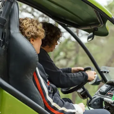Randonnée en Buggy près d'Aix-en-Provence en région PACA et Corse