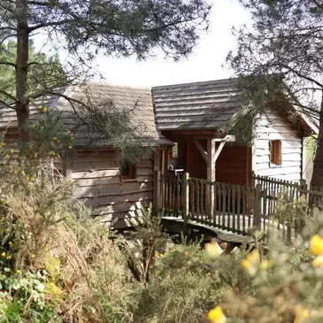 Nuit en Lodge sur Pilotis avec Spa à Nivillac en région Bretagne