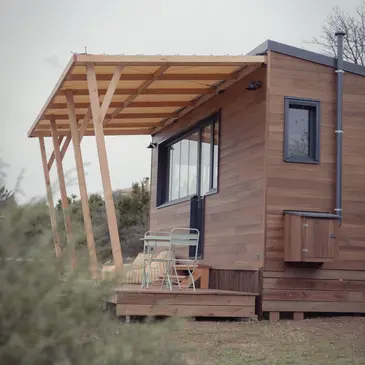 Nuit en Tiny House avec Jacuzzi Privatif à Saint-Remèze Nuit en Tiny House avec Jacuzzi Privatif à Saint-Remèze