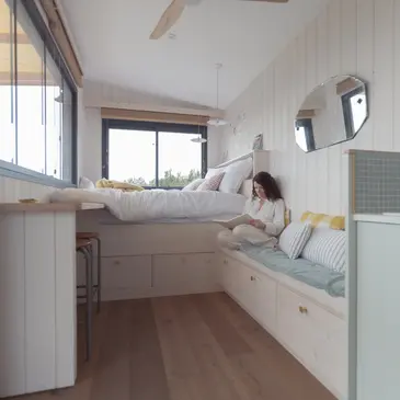 Nuit en Tiny House avec Jacuzzi Privatif à Saint-Remèze en région Rhône-Alpes
