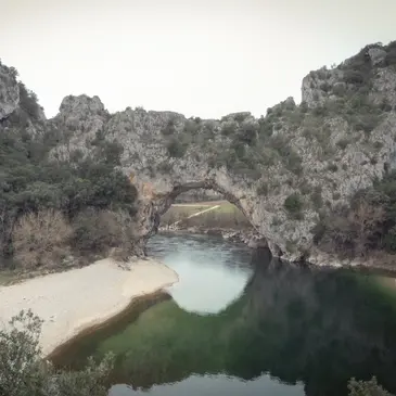Réserver Weekend et Hébergement Insolite département Ardèche