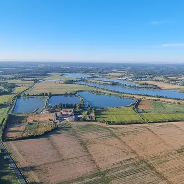 Vol en Montgolfière - Survol de la Dombes en région Rhône-Alpes Vol en Montgolfière - Survol de la Dombes en région Rhône-Alpes