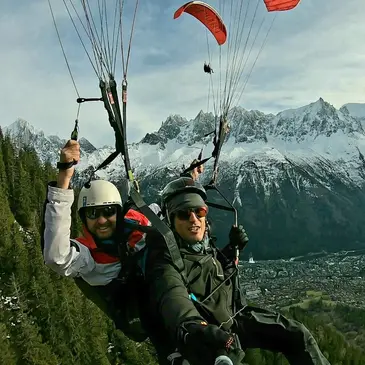 Baptême en Parapente face au Mont Blanc Baptême en Parapente face au Mont Blanc