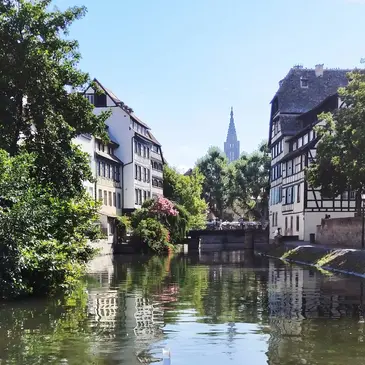 Balade privative en Bateau à Strasbourg en région Alsace Balade privative en Bateau à Strasbourg en région Alsace