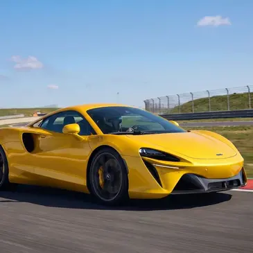 Baptême en McLaren Artura - Circuit de Dijon-Prenois