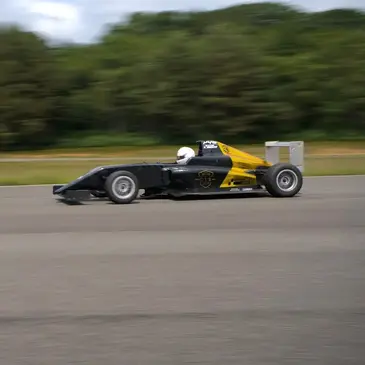 Réserver Stage de Pilotage Monoplace en Pays-de-la-Loire Réserver Stage de Pilotage Monoplace en Pays-de-la-Loire