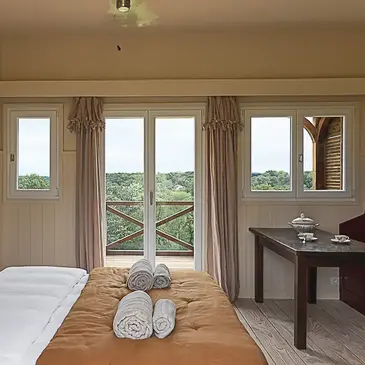 Weekend et Hébergement Insolite proche Castaignos-Souslens