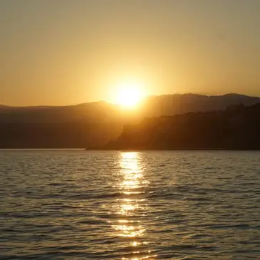 Coucher de Soleil en Bateau à Villefranche-sur-Mer Coucher de Soleil en Bateau à Villefranche-sur-Mer