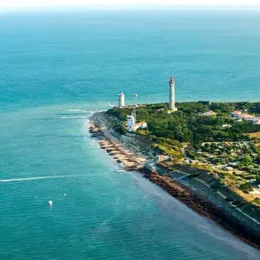 Baptême en Hélicoptère - Survol de l'Île de Ré Baptême en Hélicoptère - Survol de l'Île de Ré