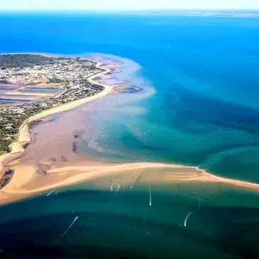 Baptême de l'air hélicoptère proche Aéroport de Rochefort