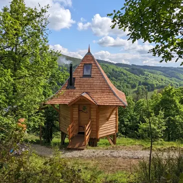 Cabane sur Pilotis à Girgols
