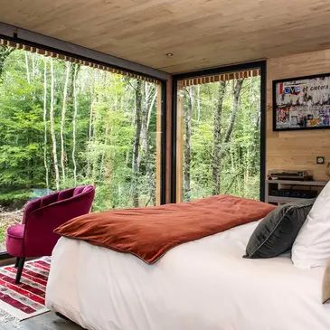 Nuit en Lodge de Luxe sur Pilotis avec Spa et Sauna à Esvres