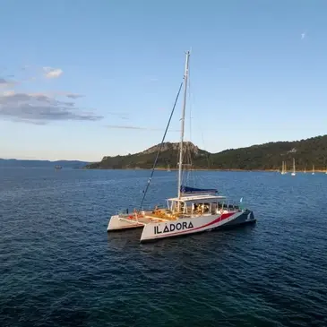 Coucher de Soleil en Maxi-Catamaran à Hyères