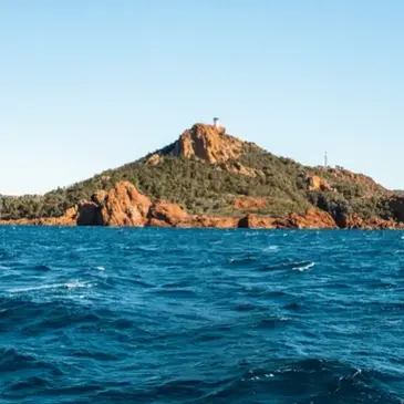 Sortie en Maxi-Catamaran à Saint-Raphaël en région PACA et Corse